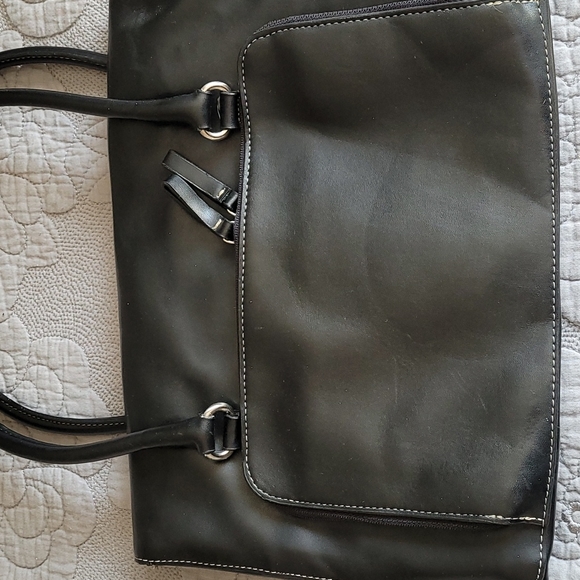 Nine West black leather look medium size purse - Picture 3 of 5